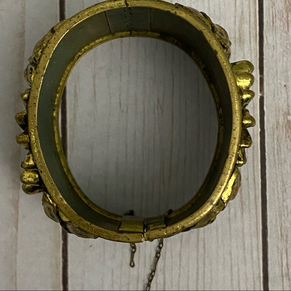 Vintage Goldtone Floral Cuff Bracelet - Picture 13 of 15